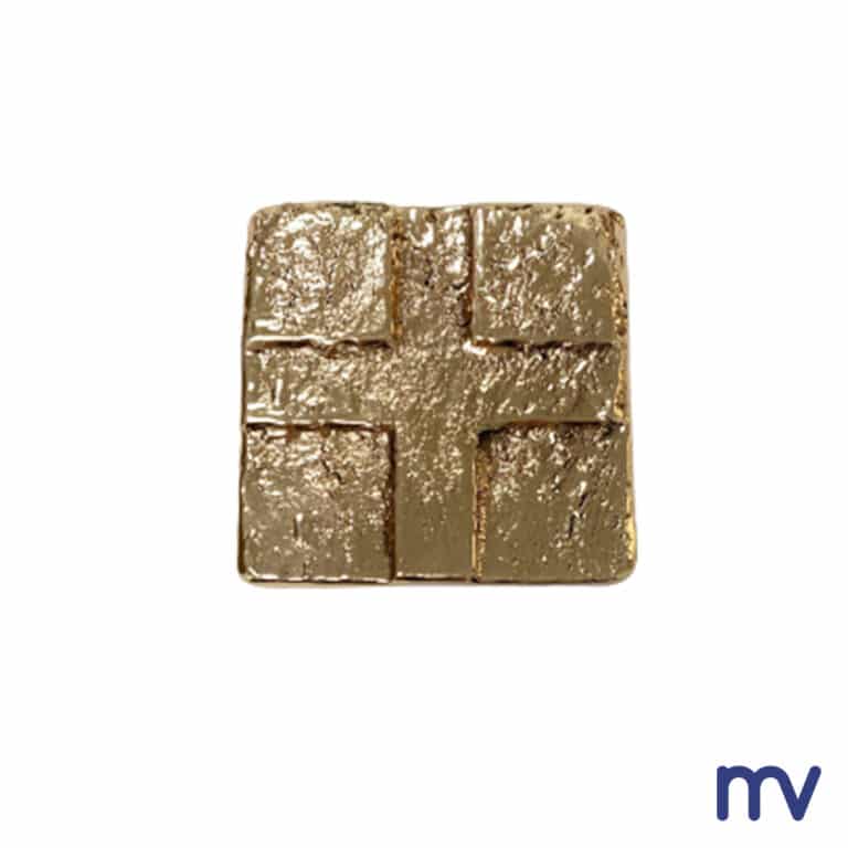 Morivita - croix-de-bronze-carre-avec-beau-relief-en-croix